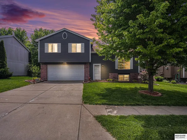 15317 Wirt St, Omaha, NE 68116