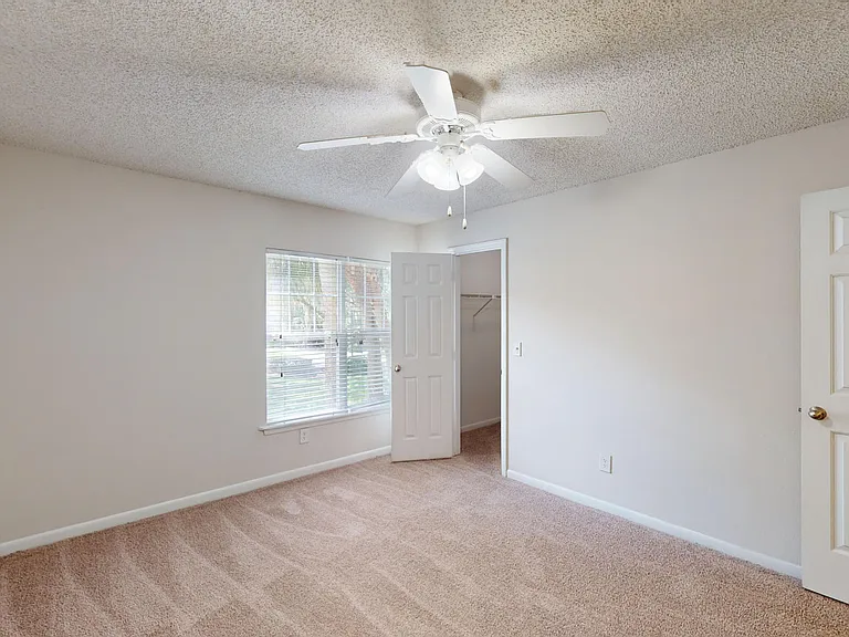 Altamira Place Apartment Homes — Photo 150