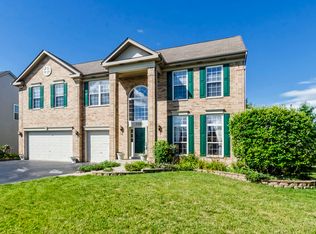1343 Danhof Dr, Bolingbrook, IL 60490