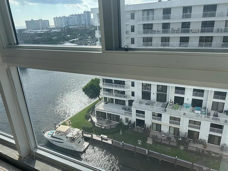 3100 NE 49th St #Penthouse 06 — Photo 7