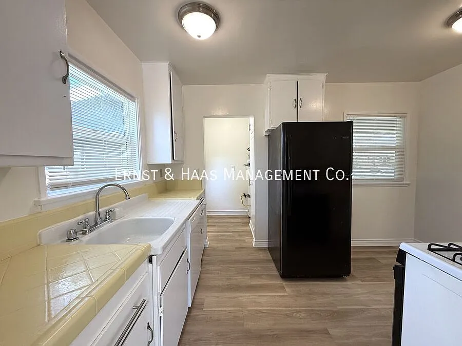 Now Leasing a 2-Bedroom Home in a Prime East Long Beach Location! — Photo 2