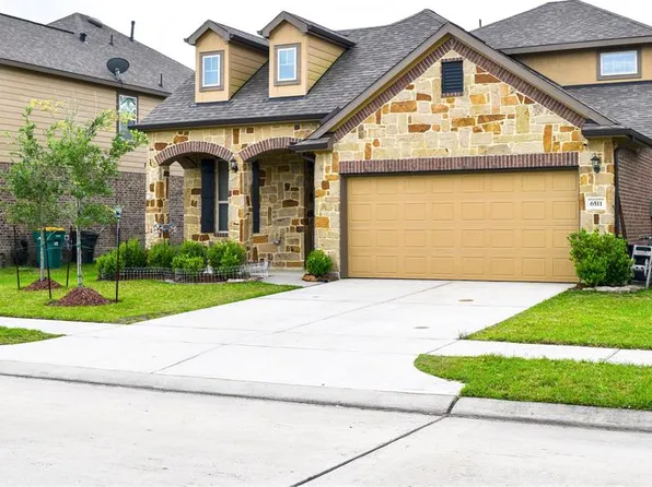 6511 Hunters Creek Ln, Baytown, TX 77521