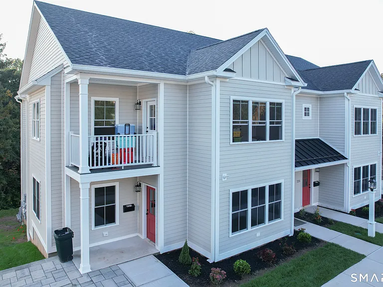 219 Old Towne Rd — Photo 10