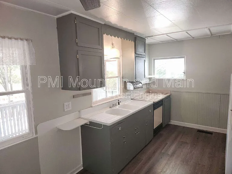 488 Lake Hosea Dr — Photo 13