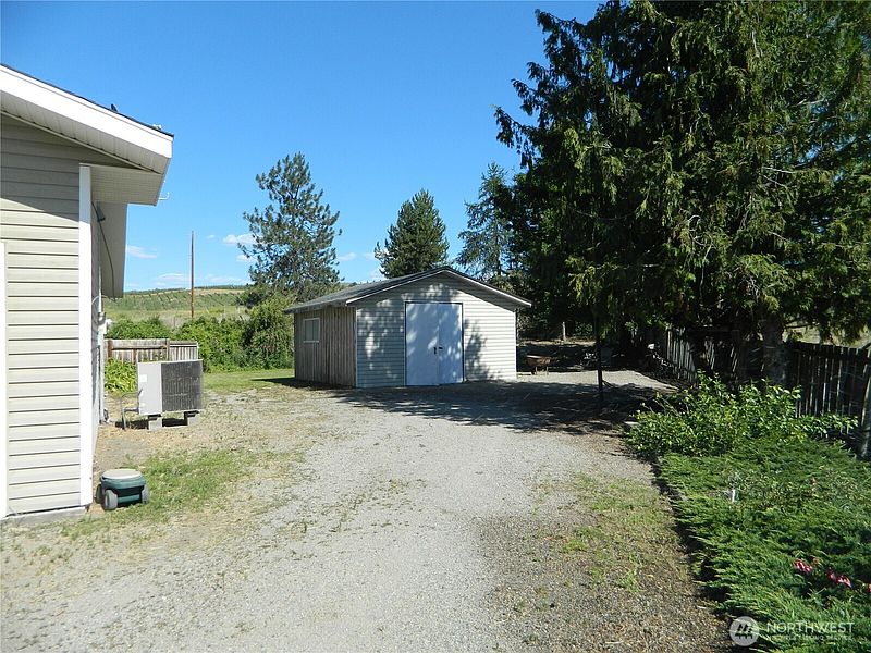 2nd image of 16 Orchard Loop S