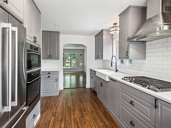 3rd image of 6114 N Lenox Ave