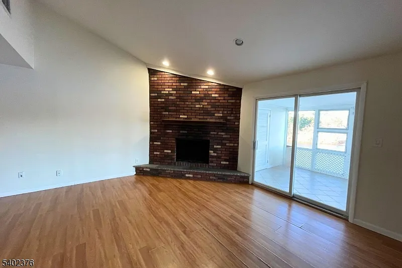 2 bed, 2.0 bath, $2,000 — Photo 2
