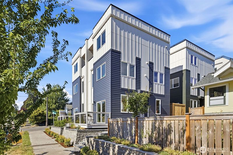 2nd image of 5906 42nd Avenue SW