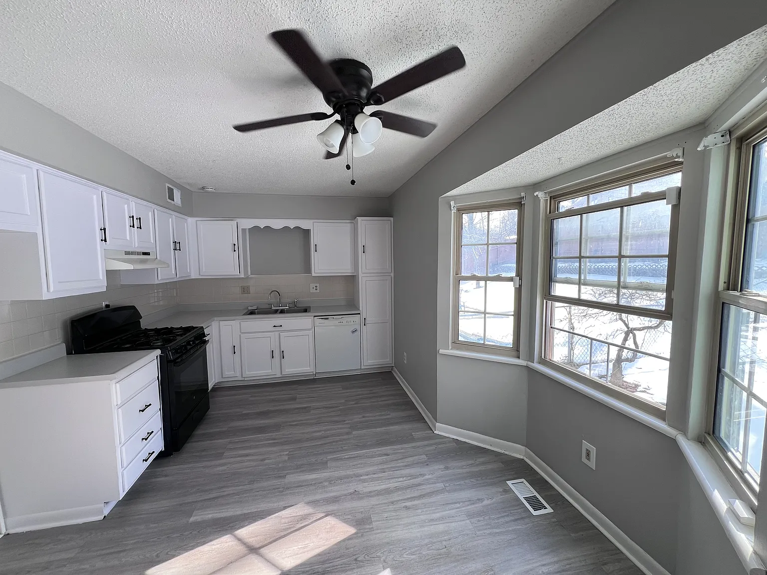 4 bed, 2068 sqft, $1,945 — Photo 1