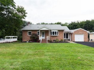 25 Kovacs Ln, Pleasant Valley, NY 12569