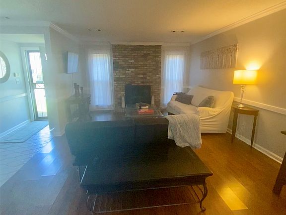 3rd image of 3050 Sutton Dr