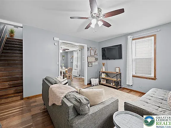 3 bed, 1.5 bath, 1168 sqft, $2,150 — Photo 3