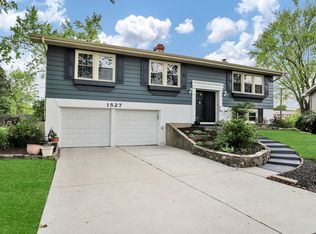 1527 Fairfield Ln, Hoffman Estates, IL 60169
