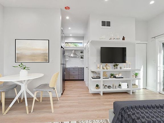 4th image of 150A Balboa Way