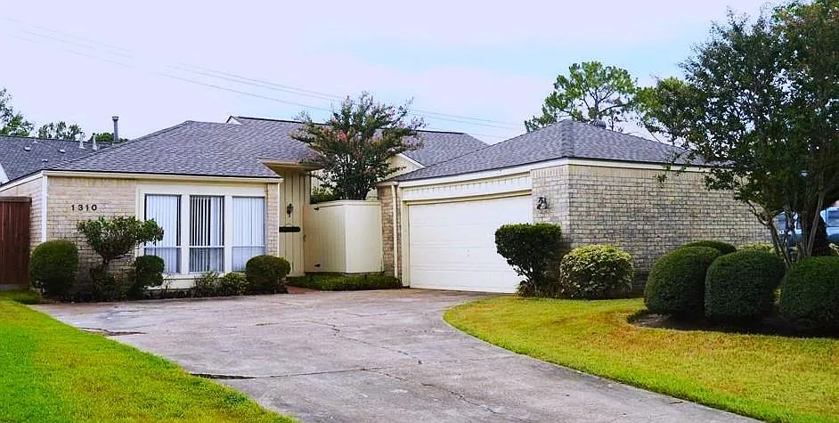 3 bed, 2.0 bath, 1845 sqft, $2,500 — Photo 1