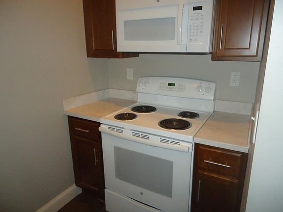 5th image of 618 Elmwood Ave #1