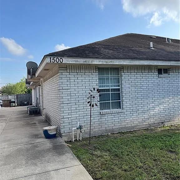 1500 Prosperity Dr #B — Photo 1