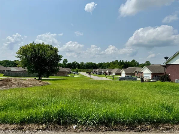 27 Edwards Estates Ln, Roland, OK 74954
