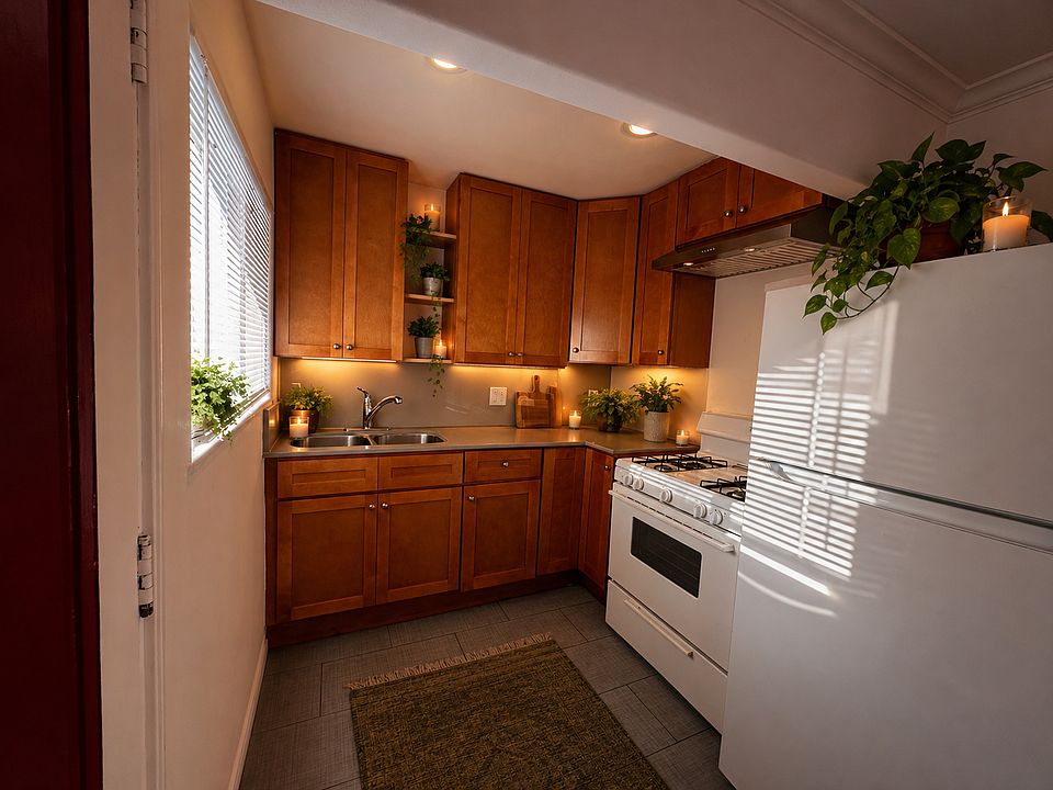 1st image of 2422 Alameda Ave #A