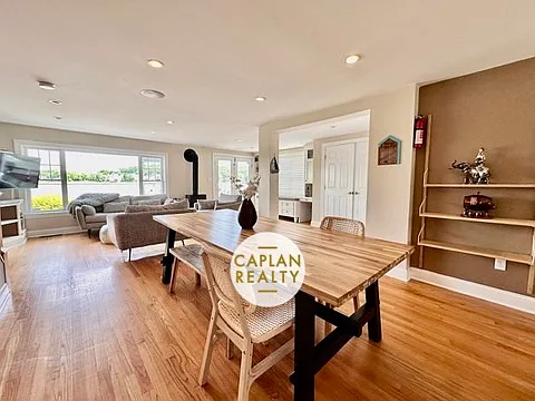 2 bed, 2.5 bath, 1516 sqft, $5,500 — Photo 4