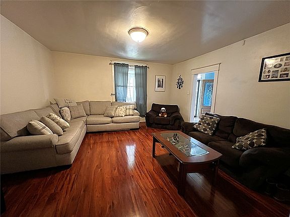 5th image of 498 Elm Rd