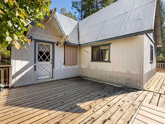 2nd image of 24241 Sugar Pine Rd