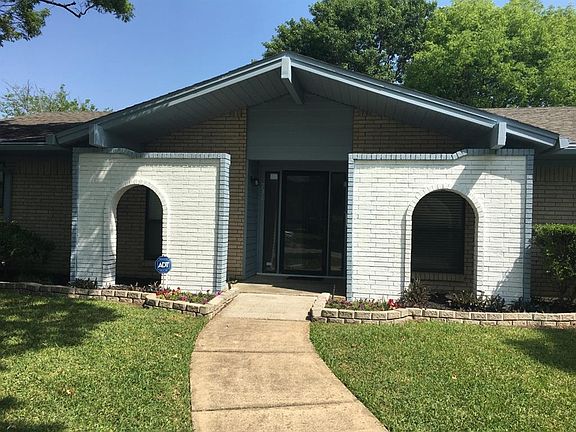 3rd image of 731 Madrid Dr