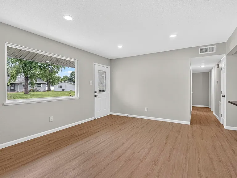 214 Allen Dr — Photo 11