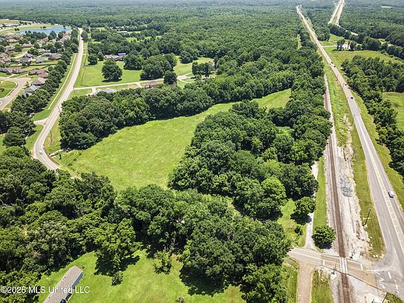 2nd image of Center Hill Rd