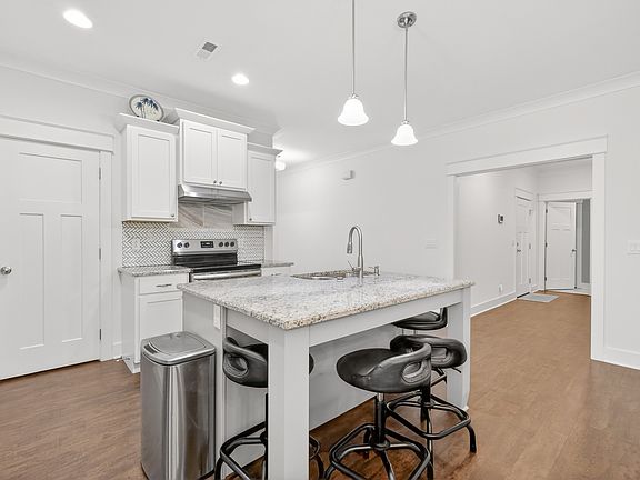 5th image of 3319 Hampton Turner Dr