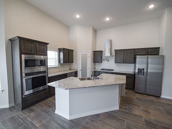 3rd image of 956 Keenland Ave