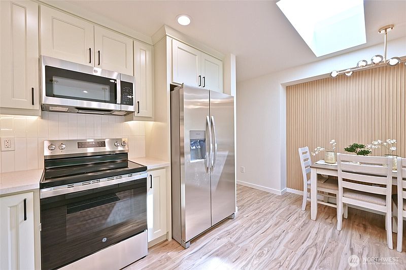 3rd image of 2022 201st Street E