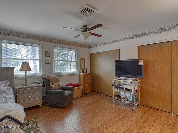 5th image of 5 Bayberry Lane #A