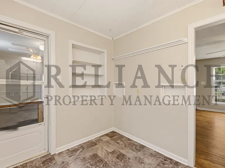 2151 S Green St — Photo 15
