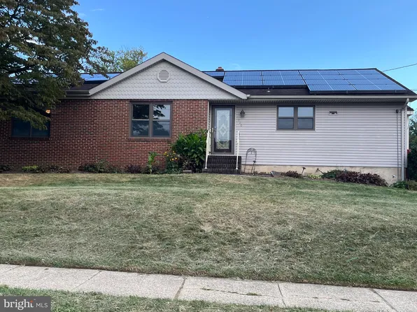 126 E 7th St, Burlington, NJ 08016