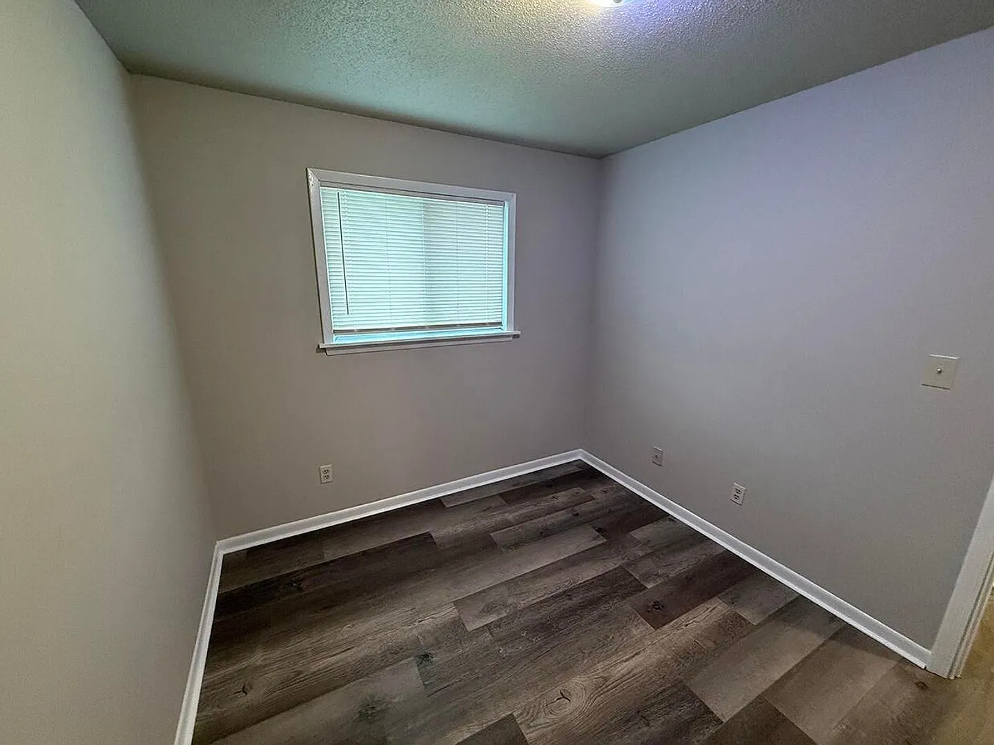 2 bedroom, 1 bath — Photo 4