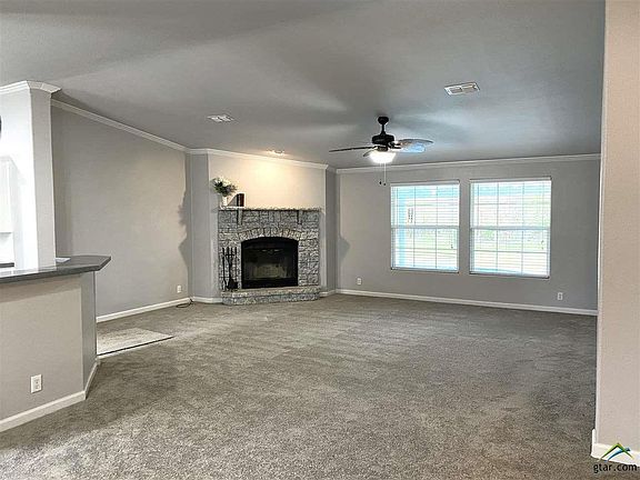 4th image of 208 Wade St