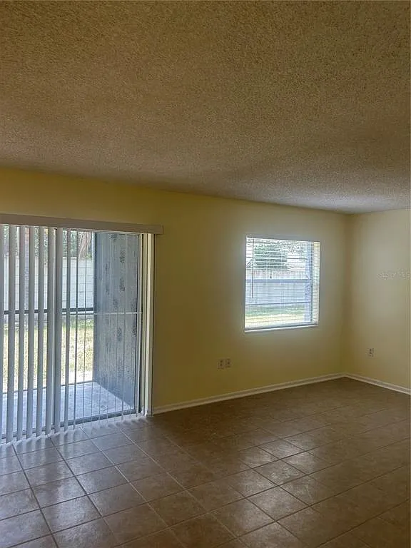 2 bed, 1.0 bath, 850 sqft, $1,395 — Photo 3