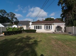195 E Greenwich Ave, Roosevelt, NY 11575