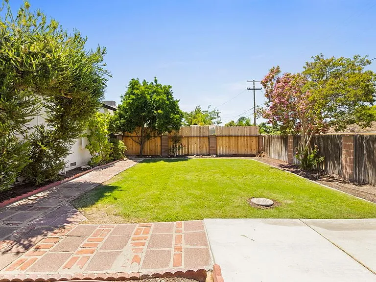 Baylor St — Photo 28