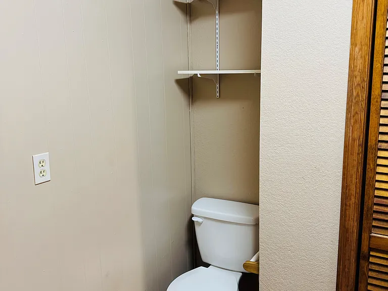 2231 S Texas Ave — Photo 8