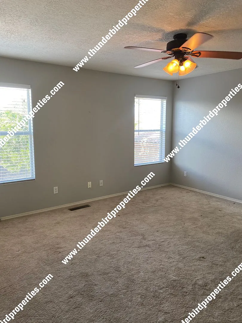 Great NE Heights home — Photo 4