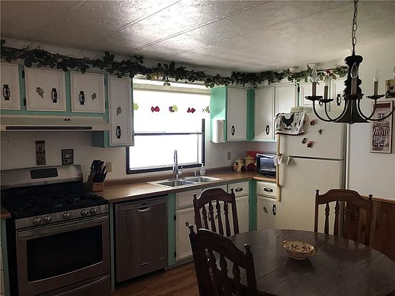 3rd image of 4809 Carnation Ave