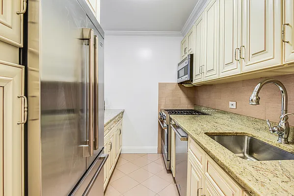 Sold by Compass | media 10