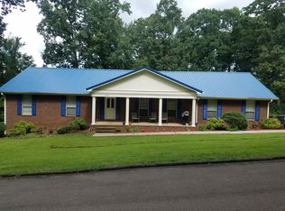 210 Hillandale Dr, Athens, TN 37303