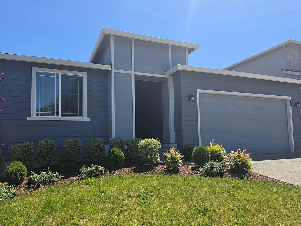 1st image of 23386 Arbors Terrace Rd NE