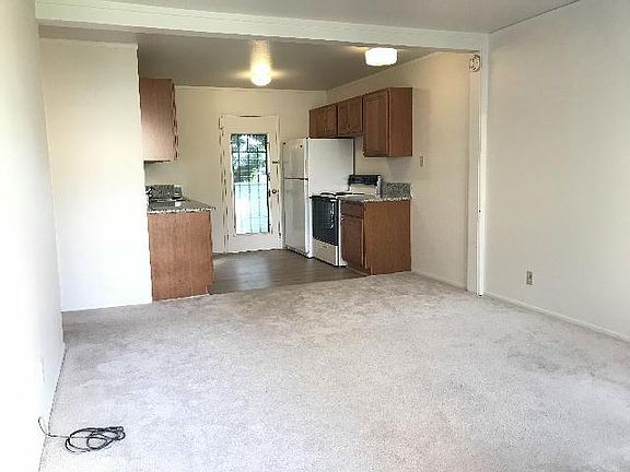 3rd image of 98-1269 Hoohiki Pl APT C
