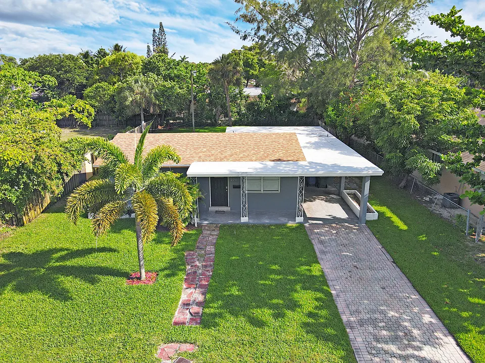 270 NW 43rd St