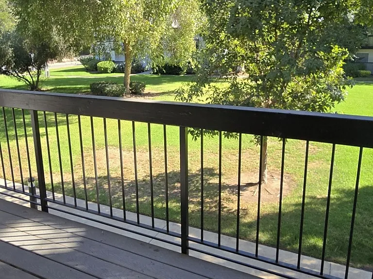 The Redlands Apartments — Photo 31