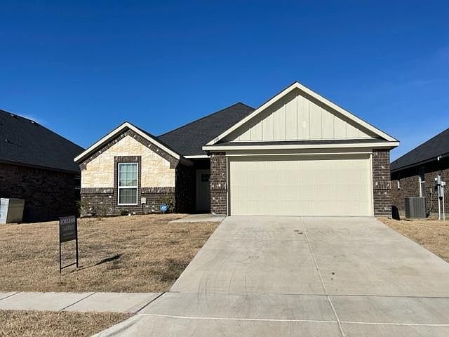 1st image of 108 Apache Dr